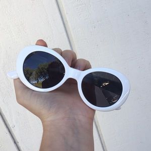 White clout glasses‼️‼️